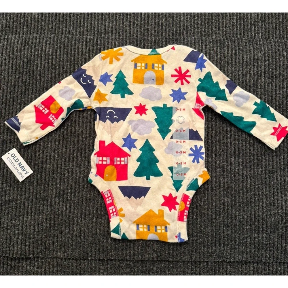 Old Navy Baby Bodysuit NWT 0-3M Long Sleeve Holiday Winter Cabin Tree Stars